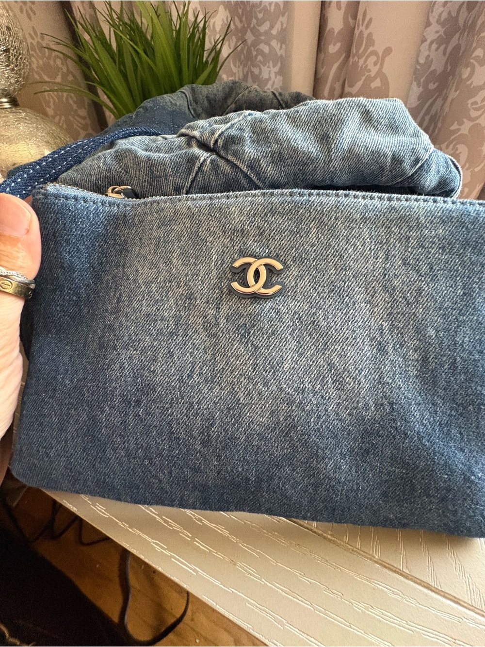 FASHION Light Blue Quilted Denim Shoulder Bag with Chain Strap and Pouch - Picture 13 of 16